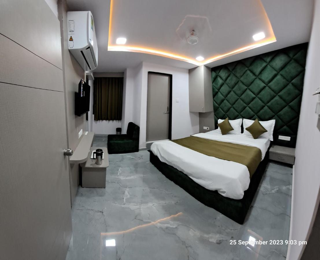 Hotel Kingdom Gandhinagar Kültér fotó